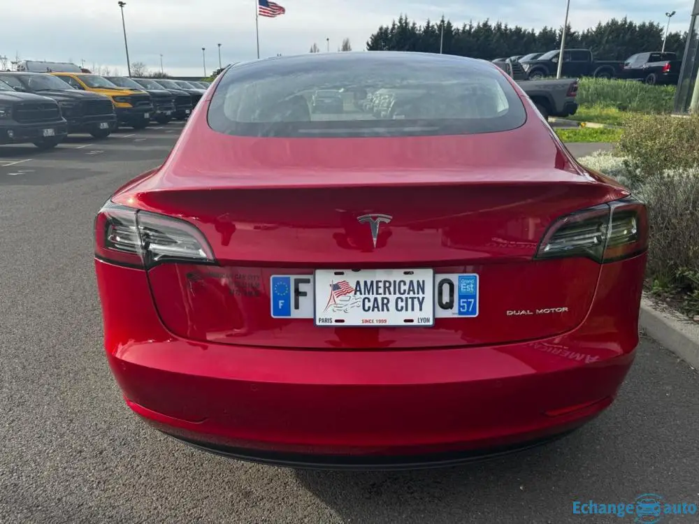 TESLA MODEL 3