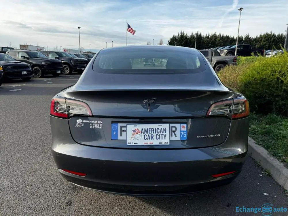 TESLA MODEL 3