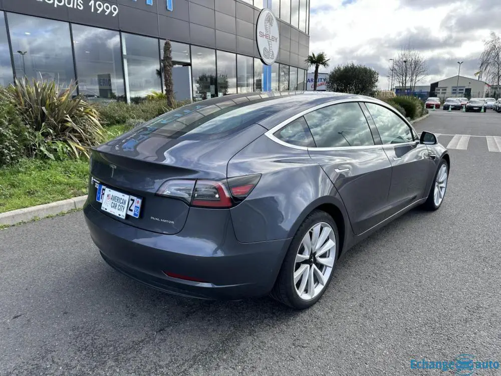 TESLA MODEL 3