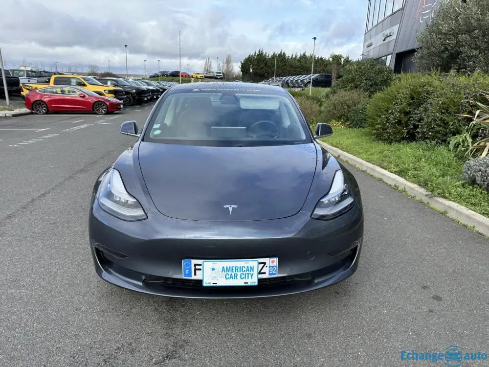 TESLA MODEL 3