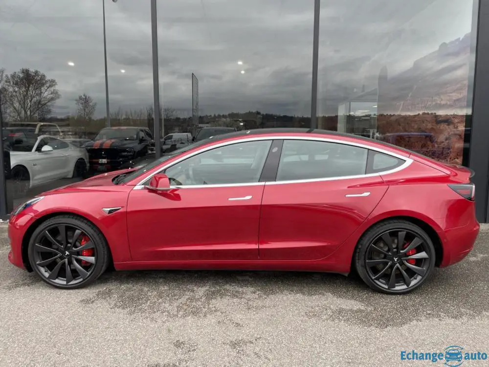 TESLA MODEL 3