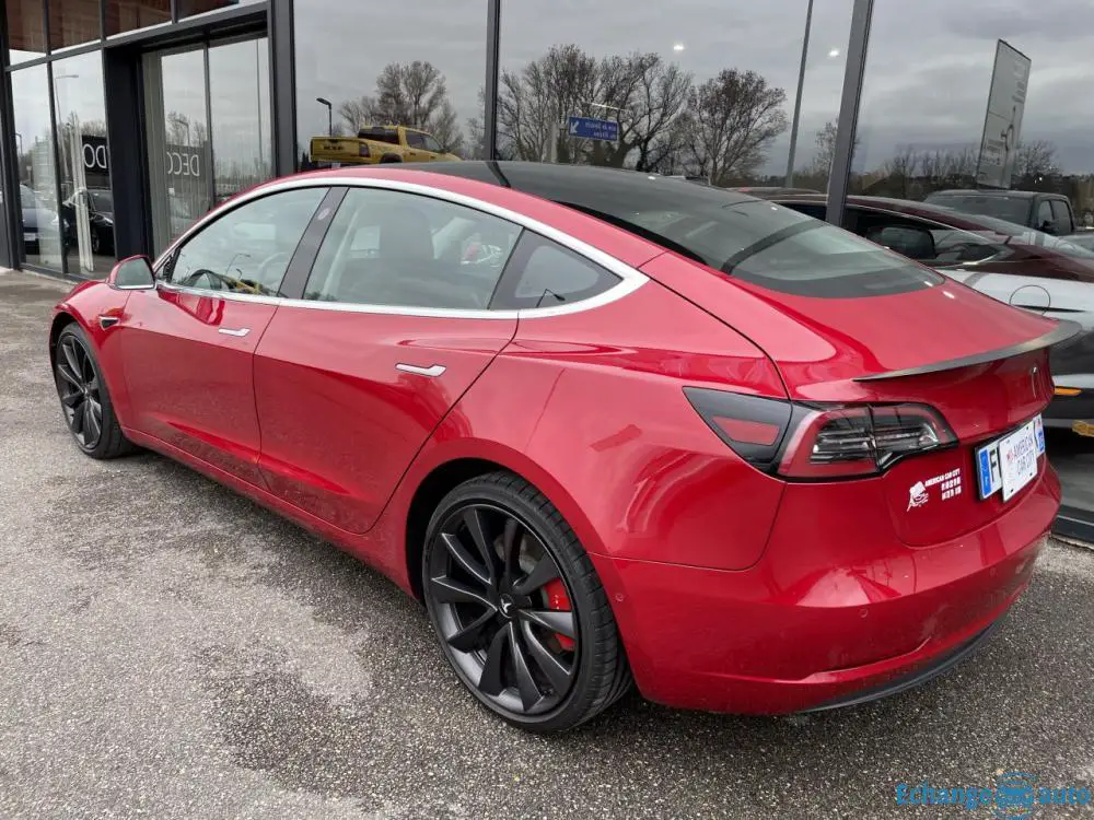 TESLA MODEL 3