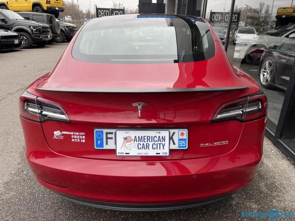 TESLA MODEL 3