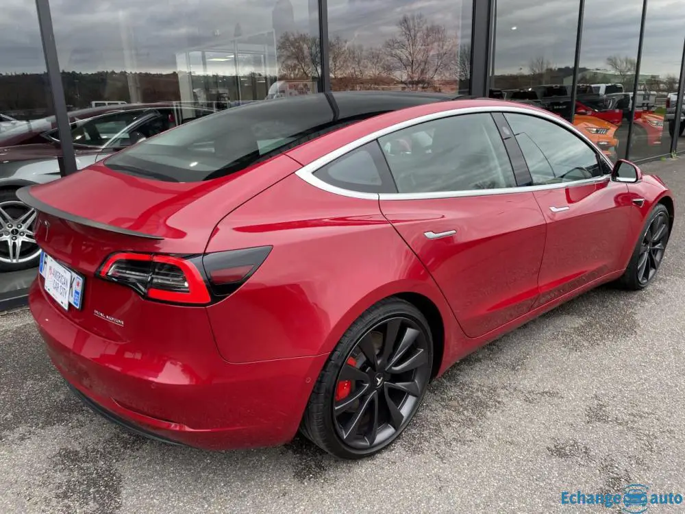 TESLA MODEL 3