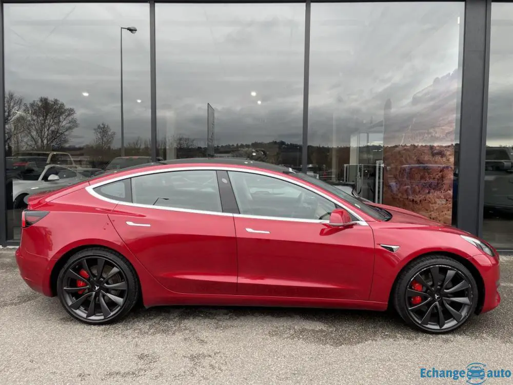 TESLA MODEL 3