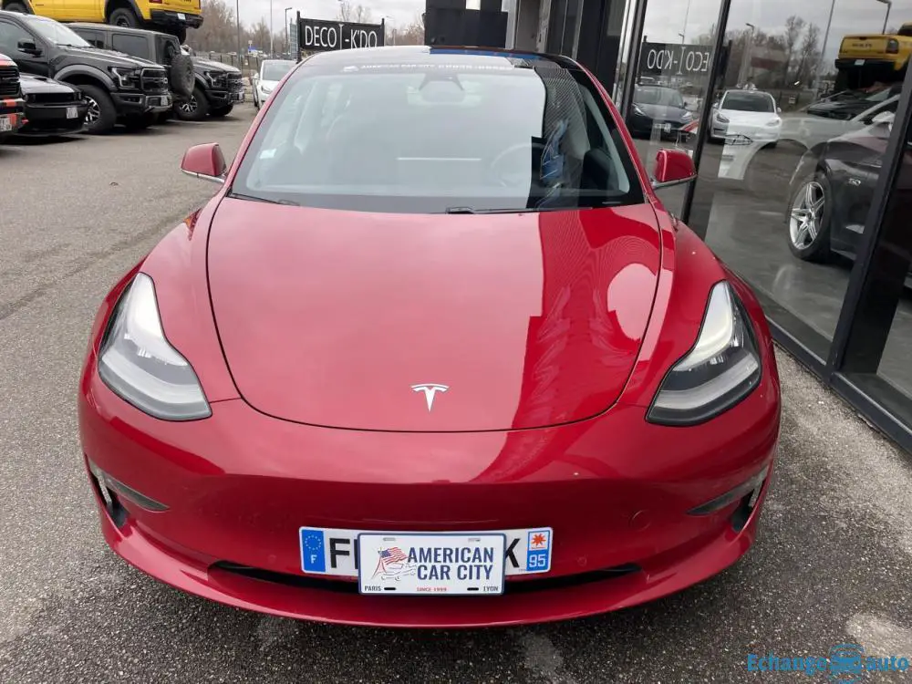 TESLA MODEL 3