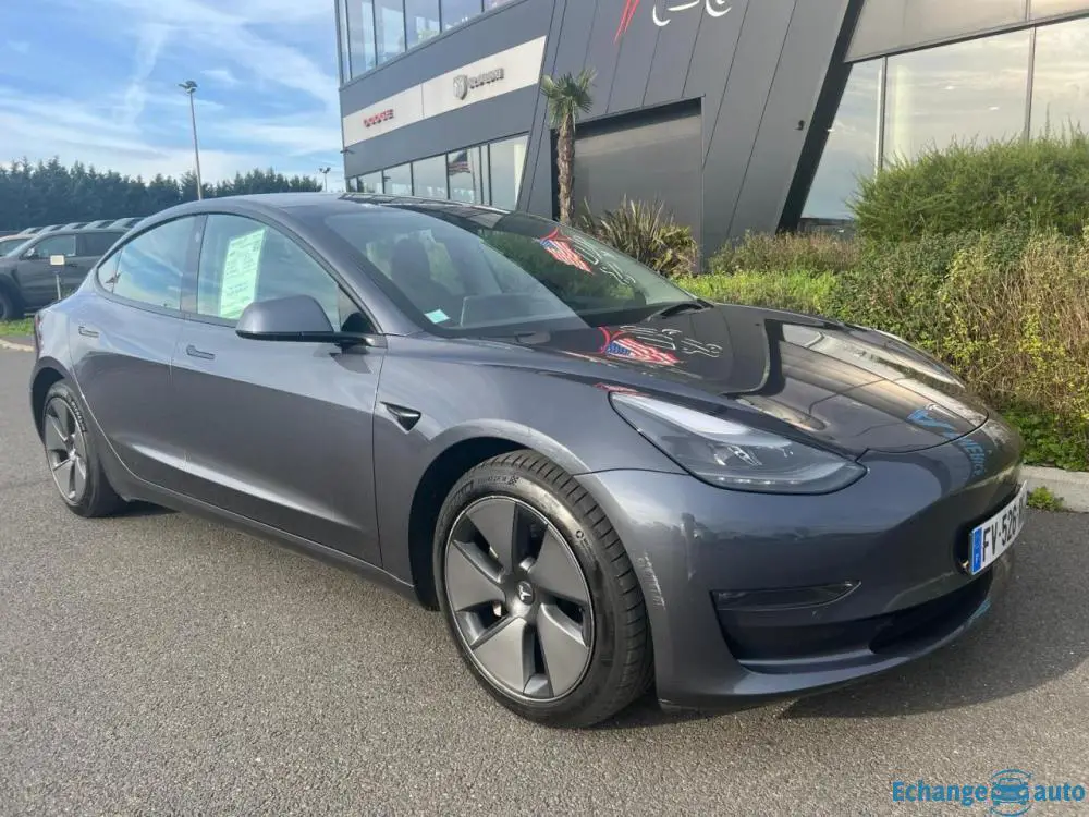 TESLA MODEL 3