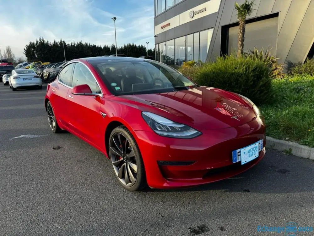 TESLA MODEL 3