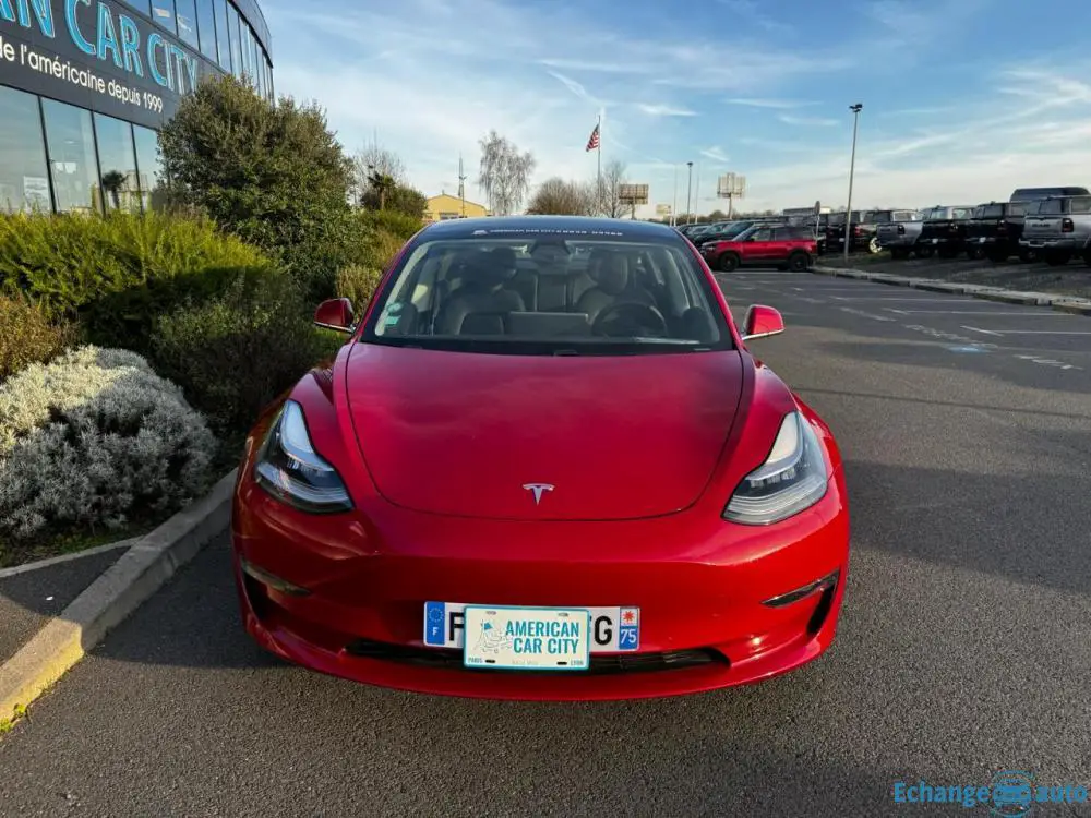 TESLA MODEL 3