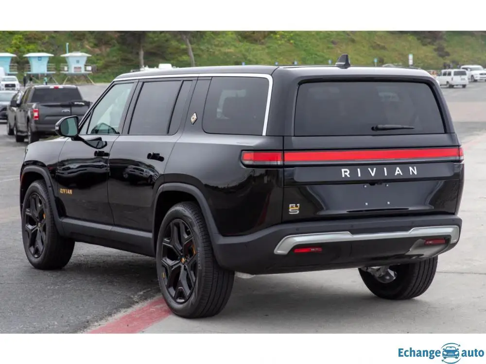 RIVIAN R1S