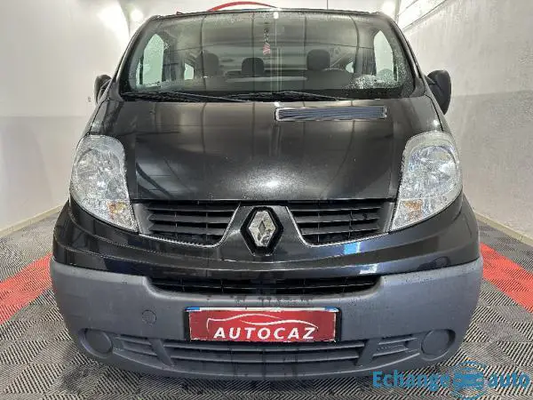 RENAULT TRAFIC PASSENGER L1H1 2.0 dCi 115 Expression +ATTELAGE