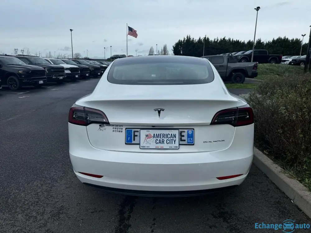 TESLA MODEL 3