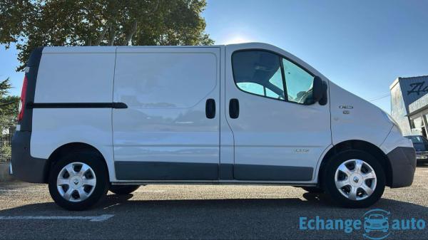 RENAULT TRAFIC FOURGON  2.0 DCI 115 L1H1 1000 KG Grand Confort Euro5