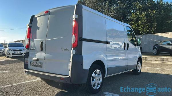 RENAULT TRAFIC FOURGON  2.0 DCI 115 L1H1 1000 KG Grand Confort Euro5