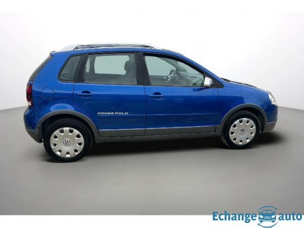 VOLKSWAGEN POLO 1.4 CrossPolo 16S 75 Sport BVA