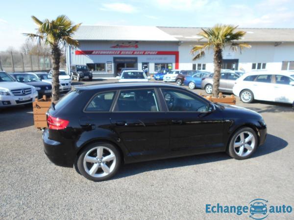 Audi A3 Sportback 1.6 TDI 105 Attraction Pack extérieur S-Line